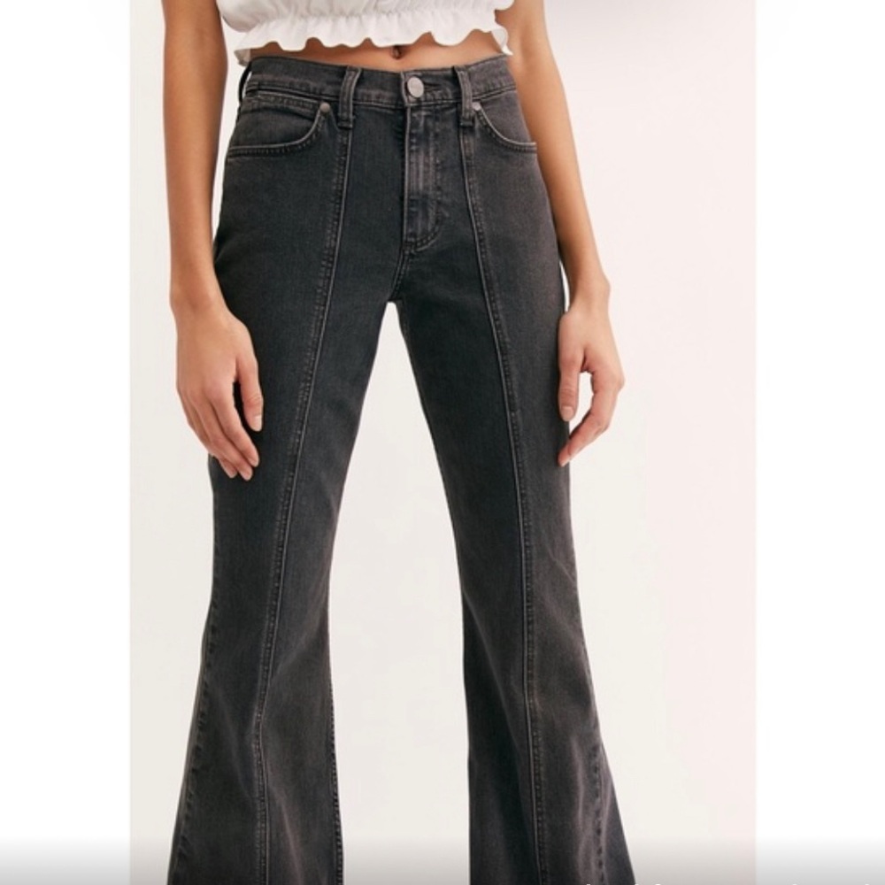 Wrangler / Free People Seamed High Rise Flare Jeans in Charcoal NWT - Picture 3 of 9